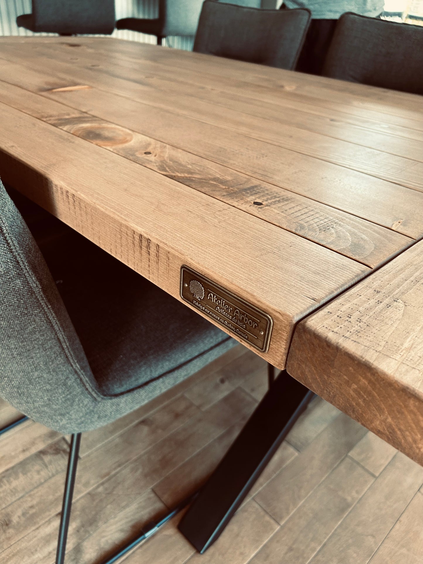 La Farmhouse - Table rustique faite entièrement de bois