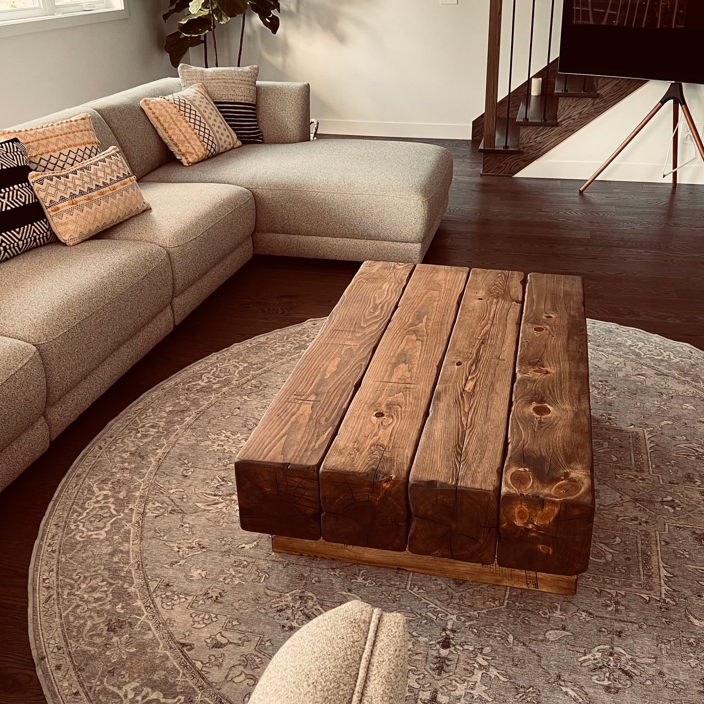 Table basse en poutres massives