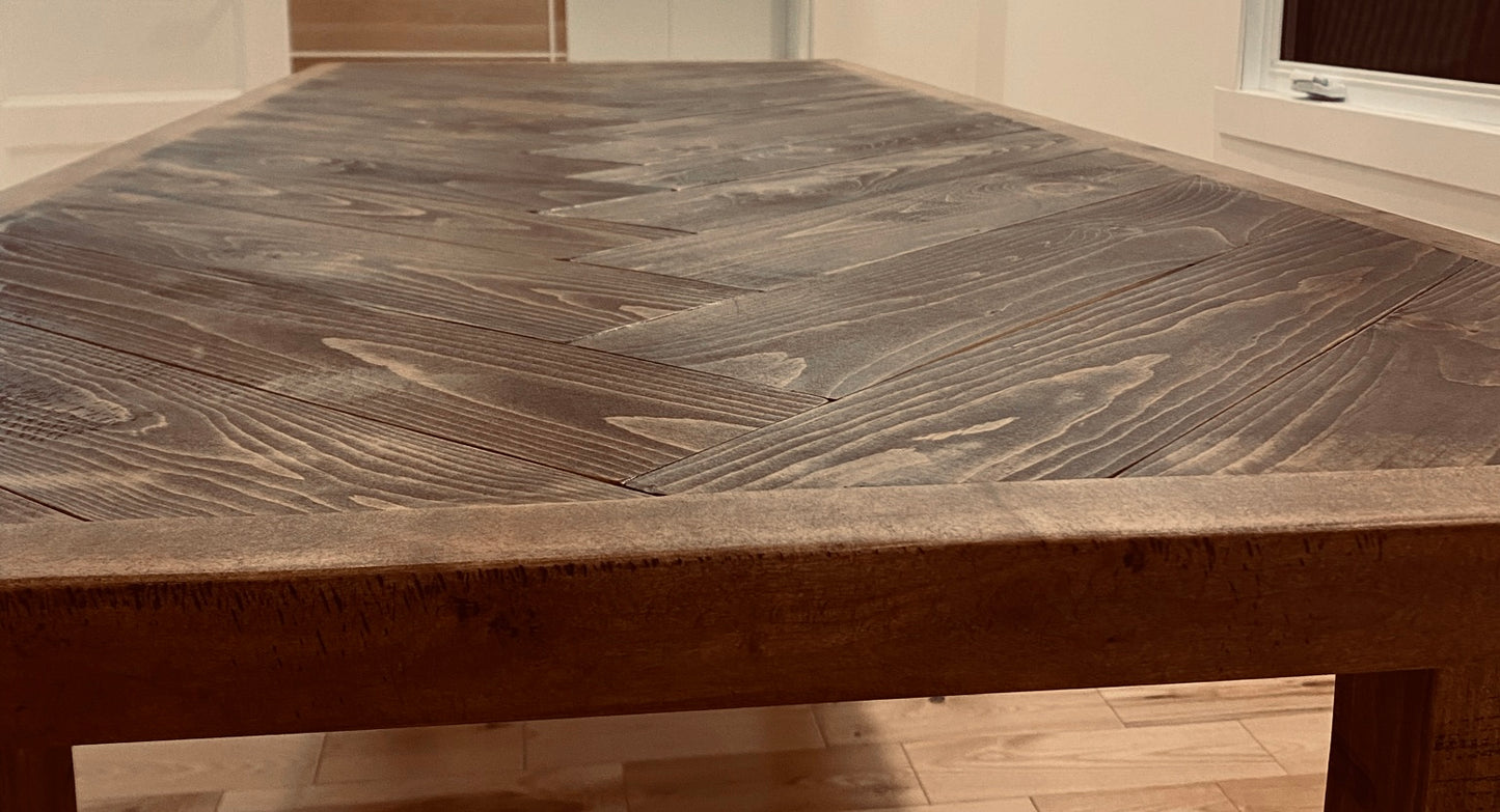 La Chevronnée - Chevron style table with different types of wood