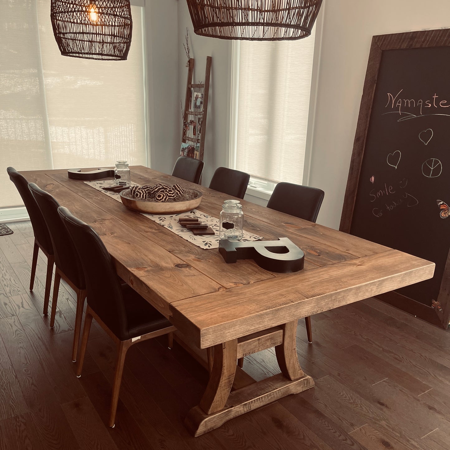 La Farmhouse - Rustic table made entirely of wood