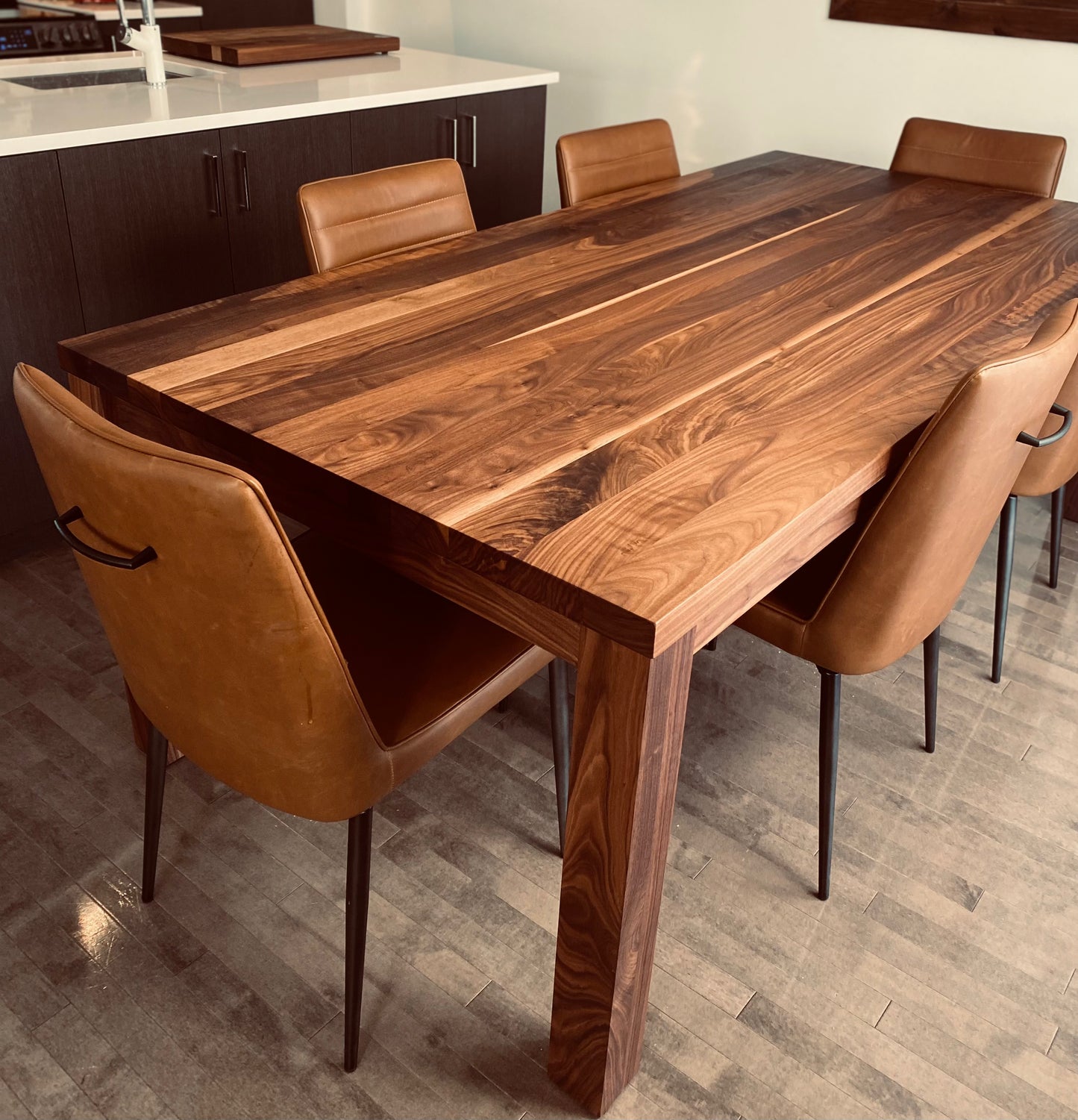 La Noyer Noir - Table en bois de noyer noir sur mesure