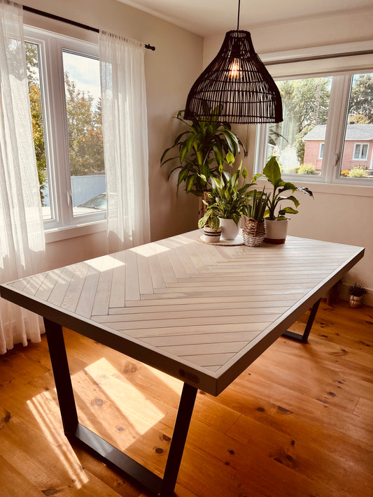 La Chevronnée - Chevron style table with different types of wood