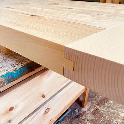 La Farmhouse - Table rustique faite entièrement de bois