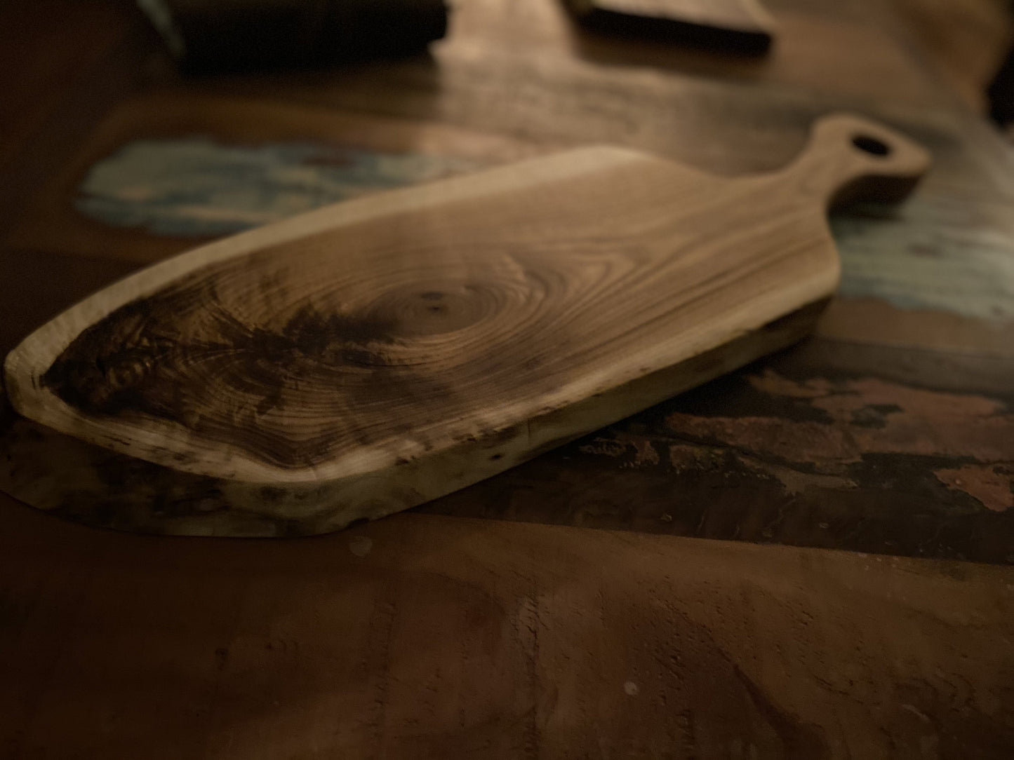 Charcuterie board made in butternut from Quebec