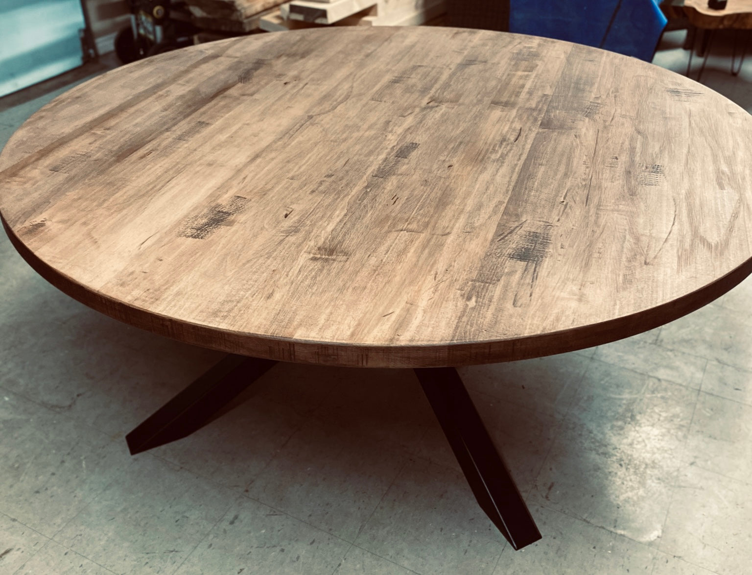 La Table Ronde - Table ronde en érable faite sur mesure – Atelier Arbor