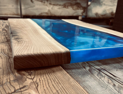 Plateau de service en bois avec Epoxy
