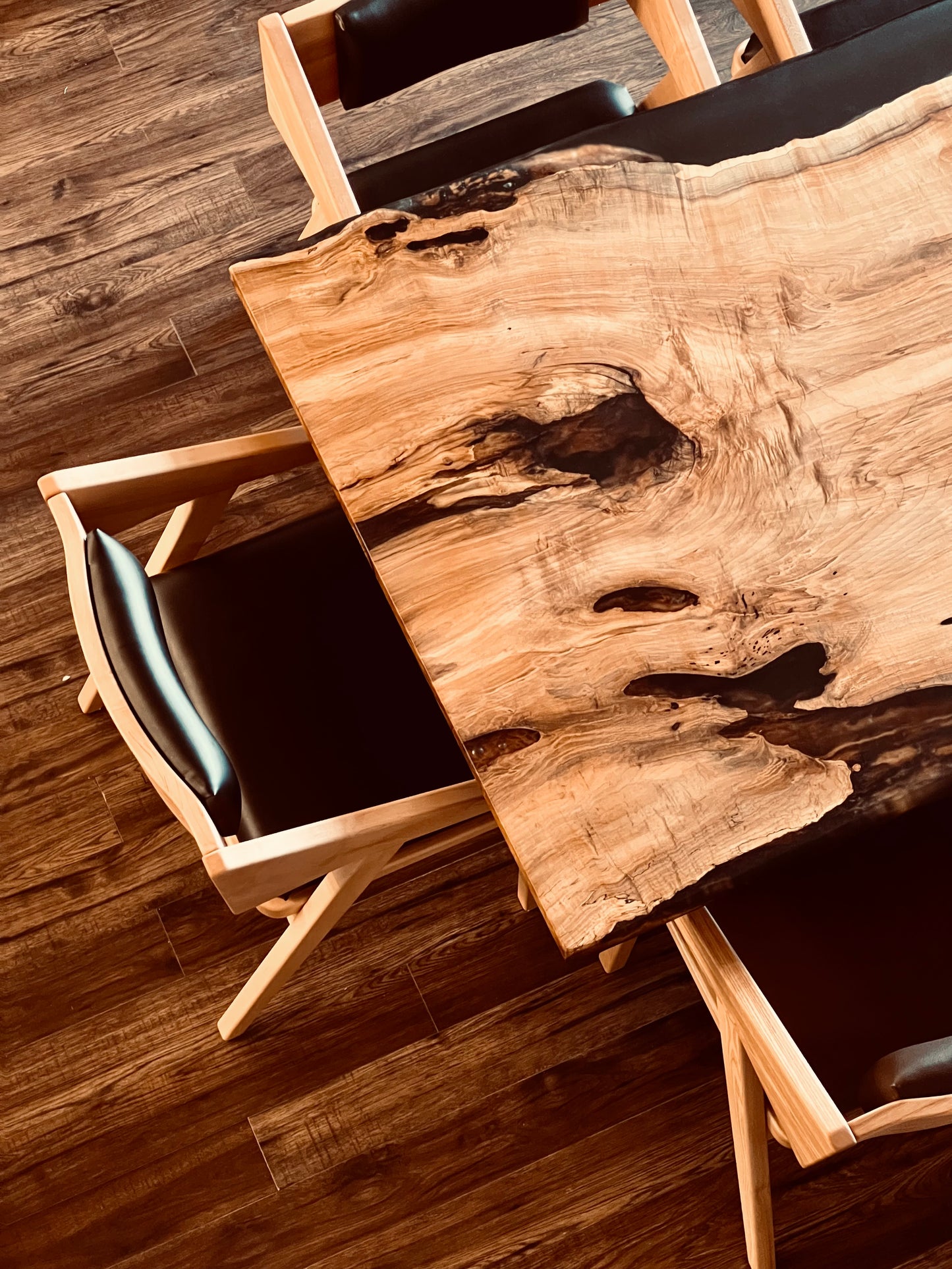 La Belle Tranche - Table faite à partir d'une tranche d'arbre