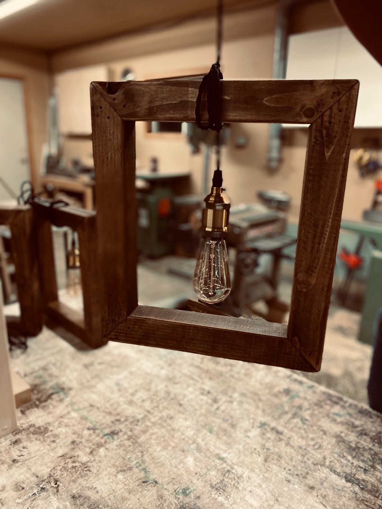 Single Square Fixture