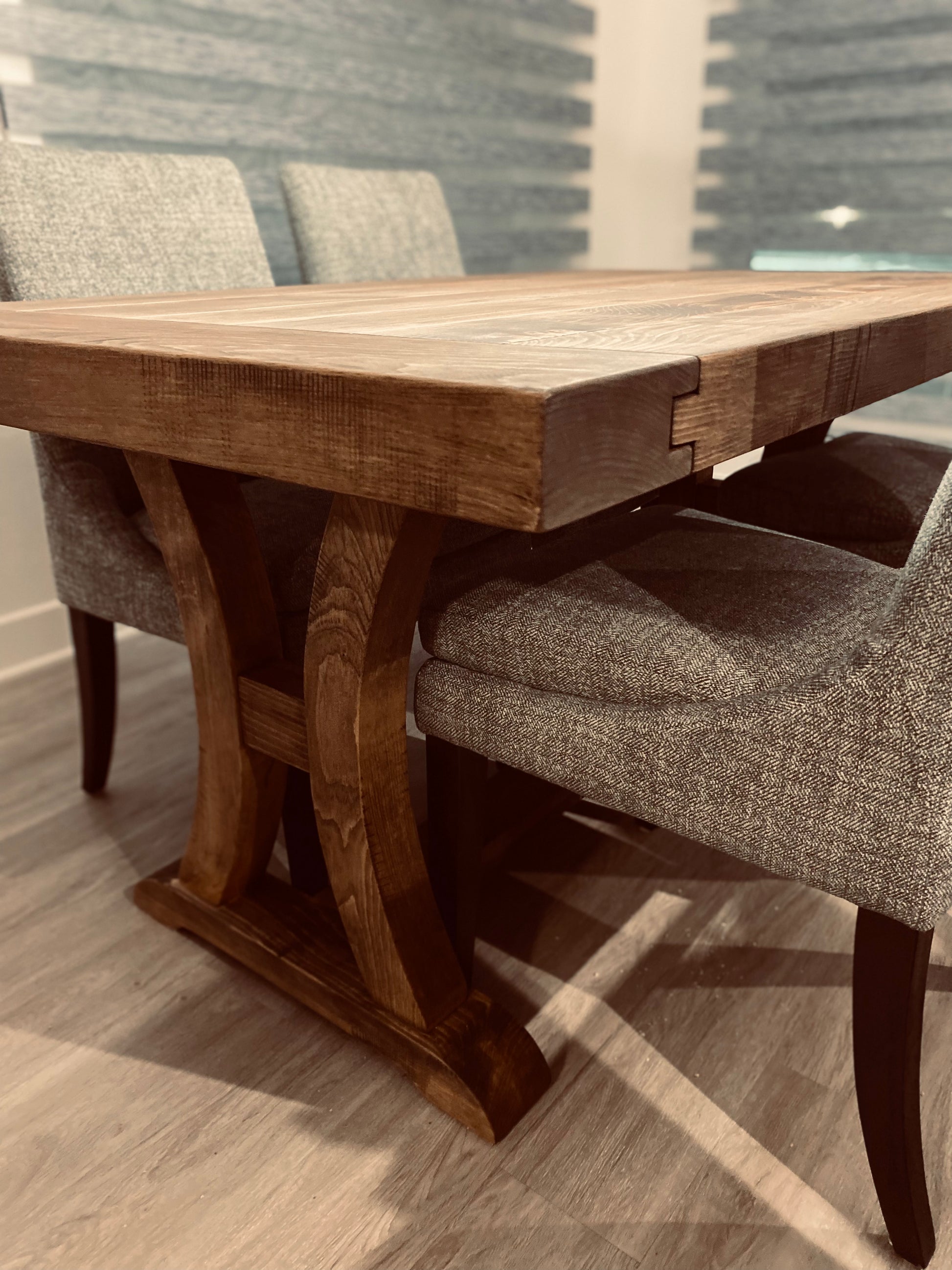 Table Rustique La Farmhouse ancestrale | Table rustique en bois massif – Atelier Arbor