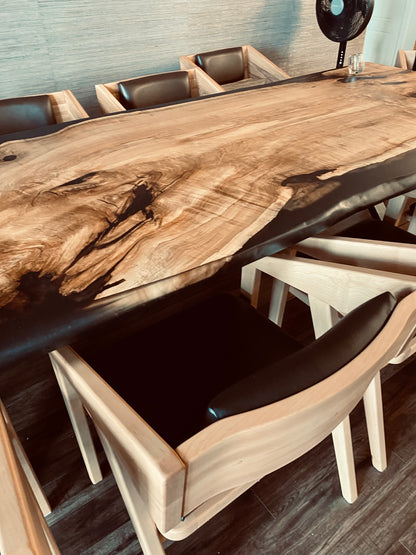 La Belle Tranche - Table faite à partir d'une tranche d'arbre