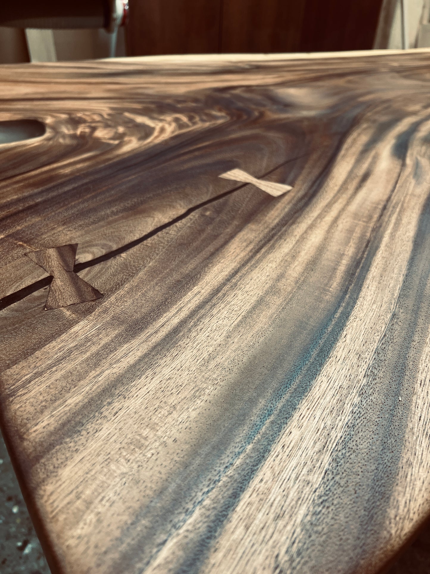 La Belle Tranche - Table faite à partir d'une tranche d'arbre